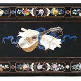 Prunkvolle Pietra-Dura Tischplatte mit Musikinstrumenten - Foto 1