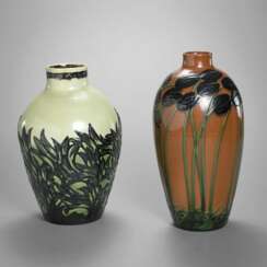 Zwei Majolika-Baluster Vasen