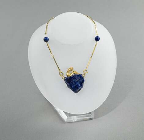 Lapis-Anhänger mit Goldfigur und Lapis-Gold-Collier - photo 1