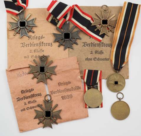 Kriegsverdienstkreuz Lot - 8 Exemplare. - photo 1