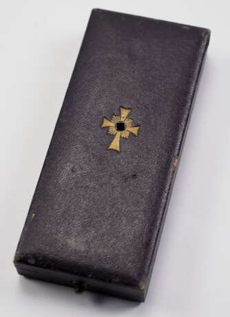 Ehrenkreuz der Deutschen Mutter, in Gold, im Etui. - photo 2