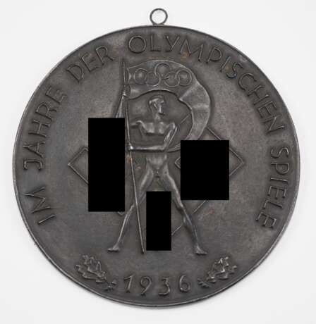 Eisengussmedaille "Im Jahre der Olympischen Spiele 1936". - фото 1