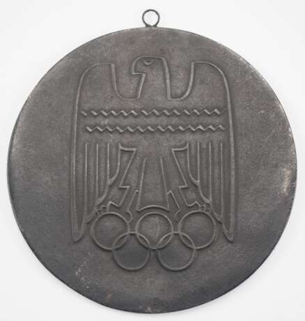 Eisengussmedaille "Im Jahre der Olympischen Spiele 1936". - Foto 2