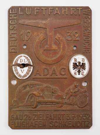 ADAC / DLV: Plakette auf die Deutsche Luftfahrt Werbewoche 1932 - Gau 26 Zielfahrt zum Flughafen Schkeuditz. - Foto 1