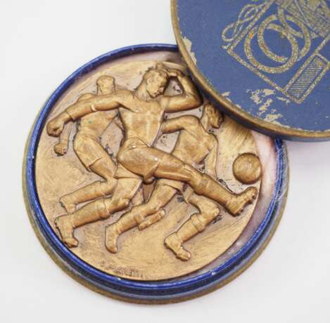 Italien: Bronze Medaille für Teilnehmer an der Fußball Weltmeisterschaft 1934 in Italien. - фото 5