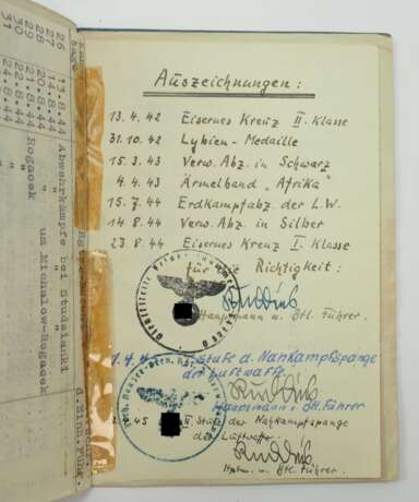 Soldbuch eines Oberleutnant (Kr.O.) des Fallschirm E.u.A. Rgt. 4 Hermann Göring. - фото 2