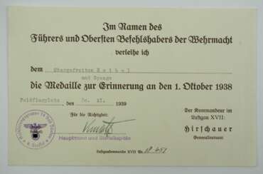 Medaille zur Erinnerung an den 1. Oktober 1938 mit Spange Urkunde für einen Obergefreiten der 4./ Aufklärungsgruppe 14 Bad Döslau.