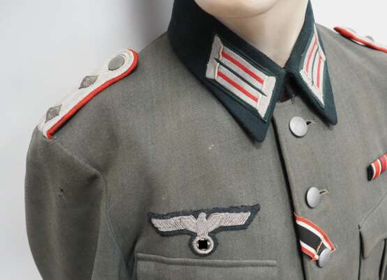 Wehrmacht: Uniform für einen Hauptmann der Artillerie - auf Puppe. - photo 2