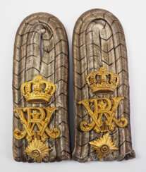 Preussen: Paar Schulterstücke für einen Oberleutnant im 1. Leib-Husaren-Regiment Nr. 1.