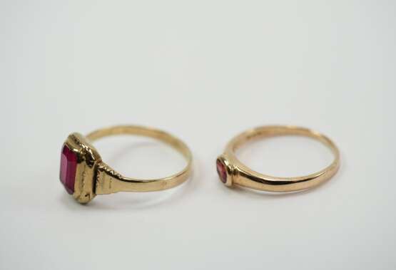 Goldschmuck m. Topas: Halskette u. Ringe, u.a. mit Diamanten. - photo 3