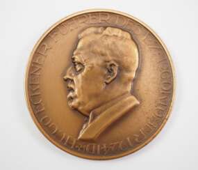 Medaille auf den Führer des Luftschiffs LZ 126 Dr. Hugo Eckener.