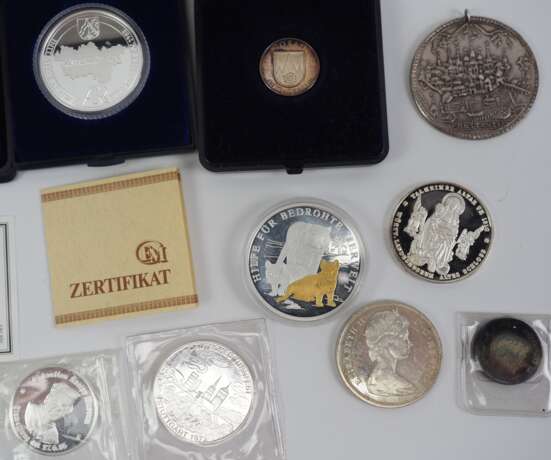 Lot Münzen und Medaillen in SILBER. - Foto 3