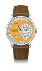F.P. JOURNE. AN EARLY AND RARE PLATINUM AUTOMATIC ANNUAL CALENDAR WRISTWATCH WITH RETROGRADE DATE AND BRASS MOVEMENT