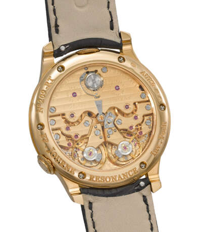 F.P. JOURNE. AN EXCLUSIVELY RARE 18K PINK GOLD CHRONOMETER WRISTWATCH WITH RESONANCE-CONTROLLED TWIN INDEPENDENT GEAR-TRAIN MOVEMENT, 24-HOUR TIME DISPLAY, POWER RESERVE AND BLACK DIAL - photo 4