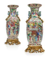 A PAIR OF FRENCH ORMOLU-MOUNTED CHINESE PORCELAIN VASES
