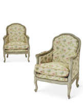 PAIRE DE BERGERES D'EPOQUE TRANSITION