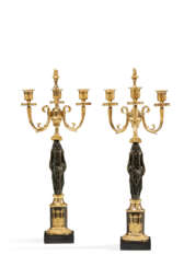 PAIRE DE CANDELABRES D'EPOQUE NEOCLASSIQUE