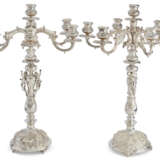 PAIRE DE CANDELABRES A SEPT LUMIERES EN ARGENT ITALIEN - photo 1