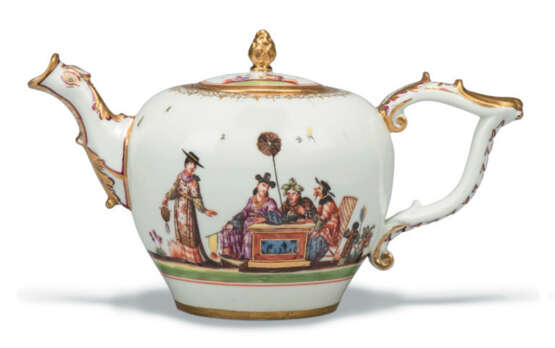 A MEISSEN PORCELAIN BULLET-SHAPED TEAPOT AND COVER - photo 2