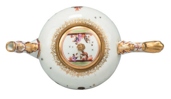 A MEISSEN PORCELAIN BULLET-SHAPED TEAPOT AND COVER - photo 3