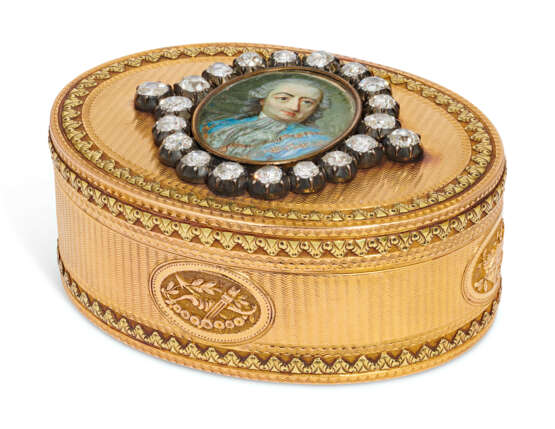 A LOUIS XV VARI-COLOUR GOLD SNUFF-BOX SET WITH A PORTRAIT MINIATURE - Foto 5
