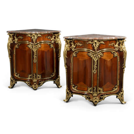 A PAIR OF LOUIS XV ORMOLU-MOUNTED TULIPWOOD, AMARANTH AND BOIS SATINE ENCOIGNURES - photo 1