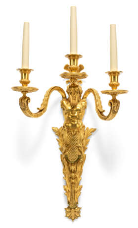 A PAIR OF FRENCH ORMOLU THREE-BRANCH WALL-LIGHTS - photo 2