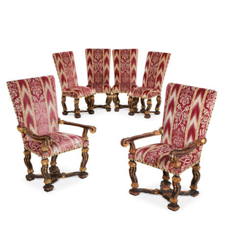 A SET OF SIX ITALIAN PARCEL-GILT AND GRAIN PAINTED DINING CHAIRS - фото 1