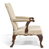 A GEORGE II WALNUT LIBRARY ARMCHAIR - photo 2