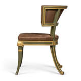 A PAIR OF REGENCY BRONZED AND PARCEL-GILT KLISMOS CHAIRS - фото 4