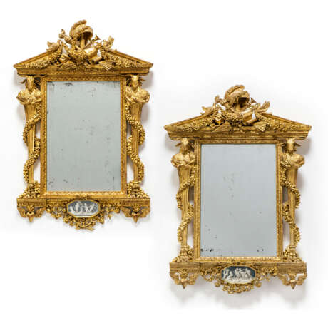 A PAIR OF NORTH ITALIAN GILTWOOD AND REVERSE-GLASS PAINTED MIRRORS - фото 1