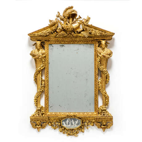 A PAIR OF NORTH ITALIAN GILTWOOD AND REVERSE-GLASS PAINTED MIRRORS - фото 2