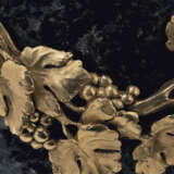 A PAIR OF LOUIS XVI ORMOLU-MOUNTED LEVANTO ROSSO MARBLE URNS - Foto 4