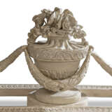 A LOUIS XVI WHITE-PAINTED CONSOLE TABLE - Foto 3
