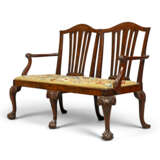 A PAIR OF GEORGE II MAHOGANY DOUBLE CHAIR-BACK SETTEES - photo 5
