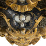 A PAIR OF ITALIAN GILTWOOD, MOTHER OF PEARL AND EBONISED MIRRORS - Foto 4