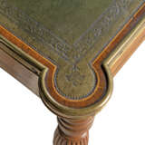 A GEORGE III SATINWOOD AND KINGWOOD CROSSBANDED LIBRARY TABLE - Foto 4