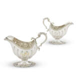 A PAIR OF GEORGE III SILVER SAUCE BOATS - photo 2
