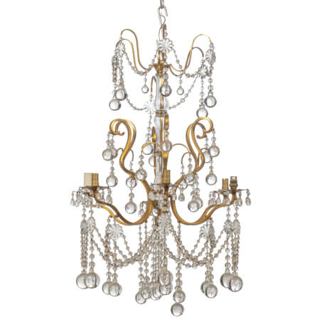 A PAIR OF ENGLISH GILT-BRONZE AND CUT-GLASS SIX-LIGHT CHANDELIERS - Foto 2