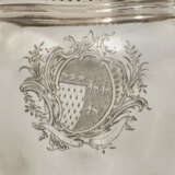 A PAIR OF GEORGE III SILVER TEA CADDIES AND MATCHING SUGAR BOX - Foto 4