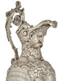 A VICTORIAN SILVER EWER - Foto 3