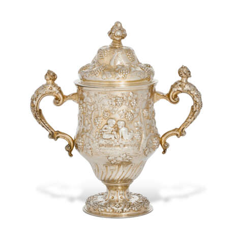 A GERMAN SILVER-GILT CUP AND COVER - фото 1