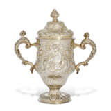 A GERMAN SILVER-GILT CUP AND COVER - Foto 2