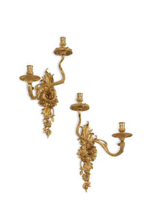 A PAIR OF REGENCE ORMOLU TWO-BRANCH WALL LIGHTS - photo 2
