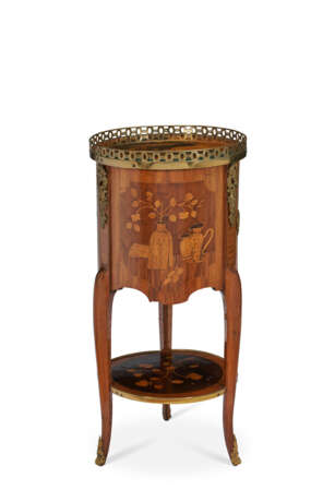 A LATE LOUIS XV ORMOLU-MOUNTED TULIPWOOD, FRUITWOOD AND MARQUETRY TABLE EN CHIFFONIERE - фото 4