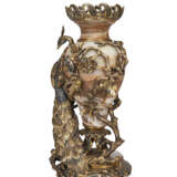 A FRENCH POLYCHROME PATINATED-BRONZE MOUNTED ALGERIAN ONYX VASE - фото 2