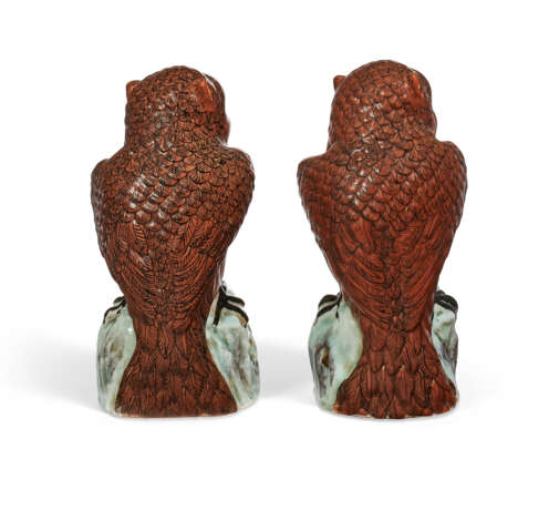 A SMALL PAIR OF CHINESE EXPORT PORCELAIN OWLS - фото 5