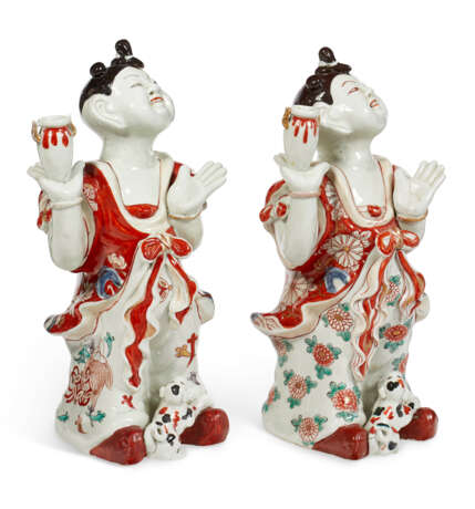 A PAIR OF JAPANESE EXPORT PORCELAIN BOYS - photo 4