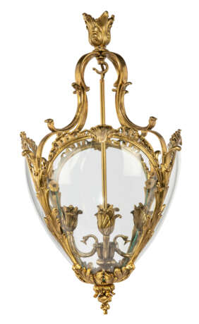 A LATE VICTORIAN GILT-LACQUERED-BRONZE HALL LANTERN - фото 1