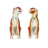 A LARGE PAIR OF CHINESE EXPORT PORCELAIN HOUNDS - photo 4